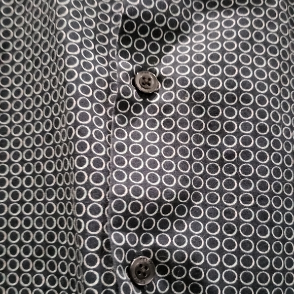 Men's Perry Ellis Shirt Size M Navy Blue Geometric Short Sleeve Button Up - Picture 2 of 5